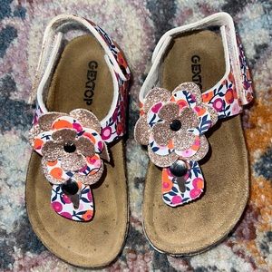 Flower Velcro strap Sandals
